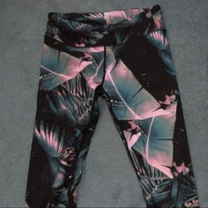 Fabletics Capri Size S